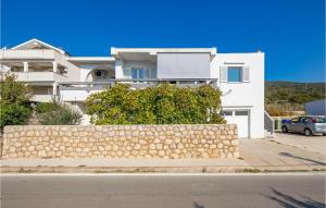 Lovely Apartment In Stara Novalja - 3hvězdičkové hotely ve městě Stara Novalja