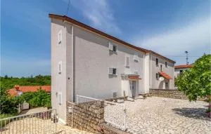 Cozy Apartment In Klenovica With Wifi - Omar