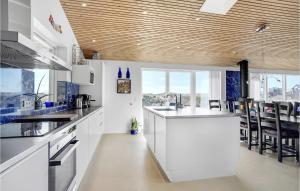 4 Bedroom Lovely Home In Hvide Sande