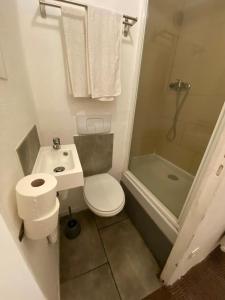 Hotels Chambres Zohra Centre ville : Chambre Double