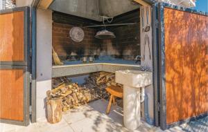 Awesome Home In Pridraga