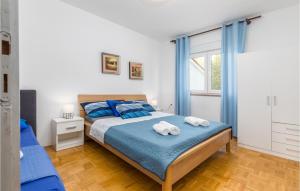 3 Bedroom Nice Apartment In Medulin 