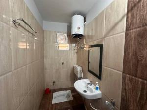 Relaxing & Spacious Homestay 3BHK, 102