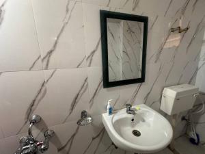 Relaxing & Spacious Homestay 3BHK, 102