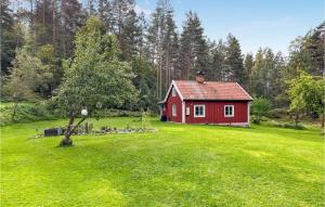 Awesome Home In Boxholm With Wifi