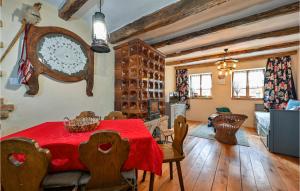 2 Bedroom Cozy Home In Hrastovica 