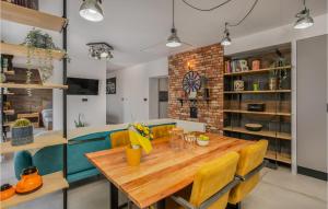 Nice Apartment In Mundanije 