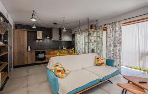 Nice Apartment In Mundanije 