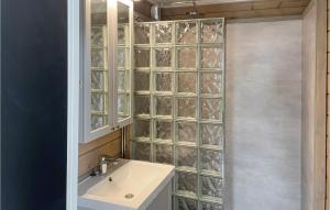 Cozy Home In Åmmeberg With Wifi