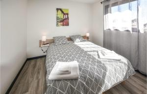 Maisons de vacances Nice Home In Colonzelle With Wifi : photos des chambres