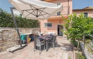 2 Bedroom Nice Home In Borgo Doneglia - Borgo dʼOneglia