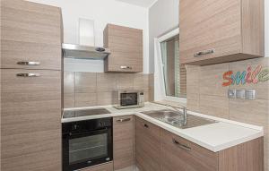 Beautiful Apartment In Sibenik