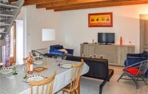 2 Bedroom Gorgeous Home In Gouarec