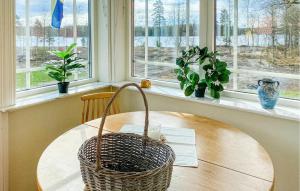 3 Bedroom Cozy Home In Unnaryd