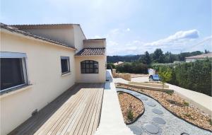 Maisons de vacances Gorgeous Home In Roquebrun : photos des chambres