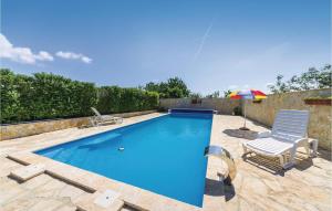 Awesome Apartment In Vrana With Swimming Pool