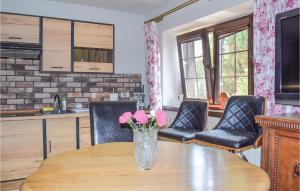 Gorgeous Apartment In Rydzewo