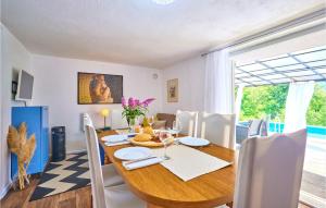 Gorgeous Home In Zagreb With Wifi