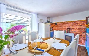 Gorgeous Home In Zagreb With Wifi