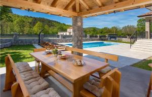 Nice Home In Soboli, Cavle With Sauna 