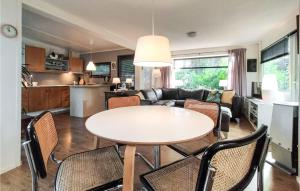 Gorgeous Home In Vorden With Wifi