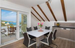 5 Bedroom Stunning Home In Zatoglav 