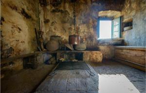 Three-Bedroom Holiday Home In Mrcevo