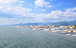 4 Bedroom Nice Home In Pietrasanta