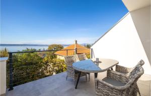 Cozy Apartment In Dramalj With Wifi