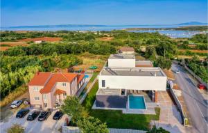 Stunning Home In Liznjan With Wifi