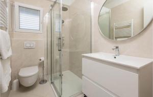 1 Bedroom Stunning Apartment In Kampor