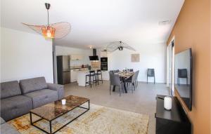 Lovely Home In Cléon Dandran