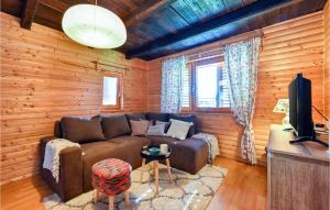 Nice Home In Augustanovec 