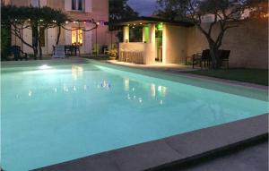 Maisons de vacances 3 Bedroom Amazing Home In Sorgues : photos des chambres