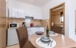 Cozy Apartment In Biograd Na Moru