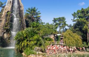 Maisons de vacances 2 Bedroom Gorgeous Home In Royan : photos des chambres
