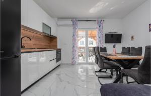 Gorgeous Home In Zadar With Wifi