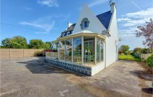 Amazing Home In Plogoff With Wifi