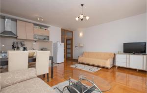 Lovely Apartment In Seget Donji