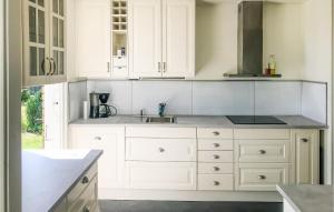 Stunning Home In Mönsterås With Wifi