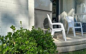 1 Bedroom Lovely Apartment In Bredene