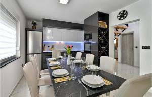 Lovely Home In Vinogradi Ludbreski