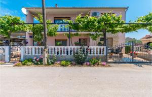 Amazing Apartment In Biograd Na Moru