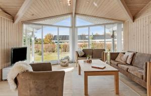 Nice Home In Væggerløse With Wifi