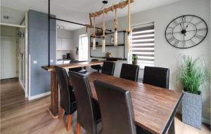 Lovely Home In Vlagtwedde With Kitchen