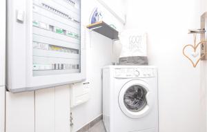 Appartements 2 Bedroom Beautiful Apartment In Biot : photos des chambres