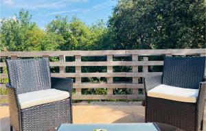 Appartements 2 Bedroom Beautiful Apartment In Biot : photos des chambres