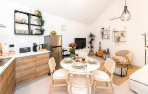 2 Bedroom Stunning Home In Nerezisca