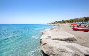 Awesome Home In Gizzeria