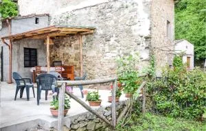2 Bedroom Cozy Home In Bagni Di Lucca - Cocciglia